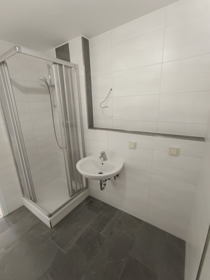 sanierte zentrumsnahe, ruhige 2-Raum-Wohnung im 2. OG