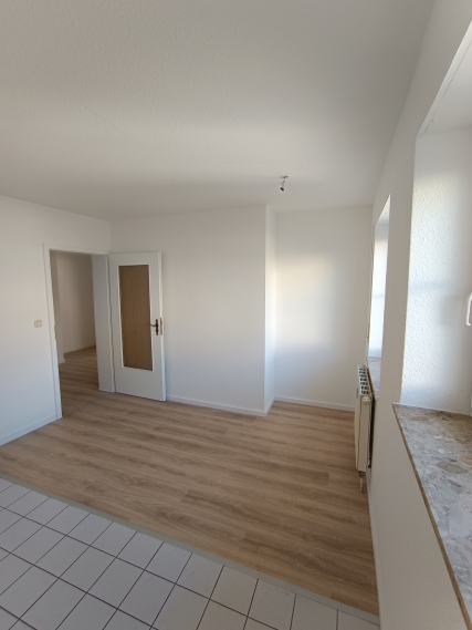 sanierte zentrumsnahe, ruhige 2-Raum-Wohnung im 2. OG