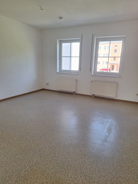 helle 3-Raum-Wohnung mit Balkon in Sehma