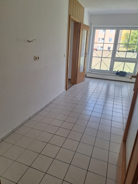 helle 3-Raum-Wohnung mit Balkon in Sehma