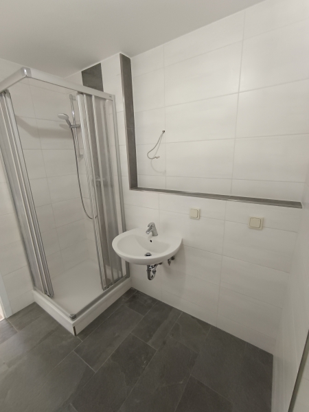 sanierte zentrumsnahe, ruhige 2-Raum-Wohnung im 2. OG