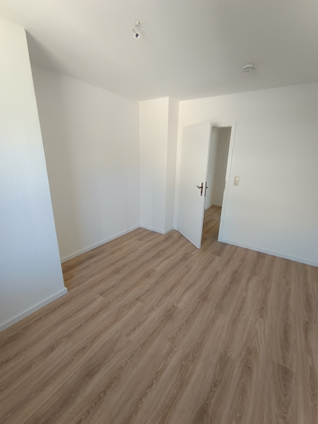 sanierte zentrumsnahe, ruhige 2-Raum-Wohnung im 2. OG