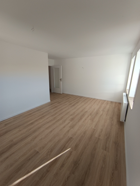 sanierte zentrumsnahe, ruhige 2-Raum-Wohnung im 2. OG