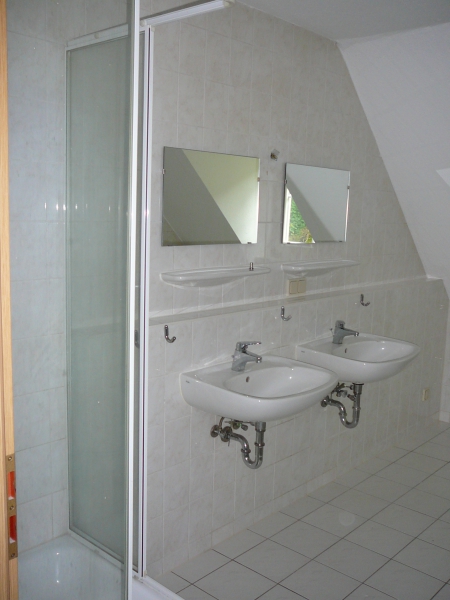 Bad-Dusche